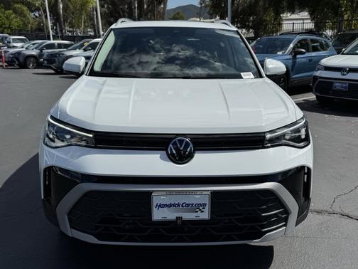 Pure White 2025 Volkswagen Taos 1.5T SE