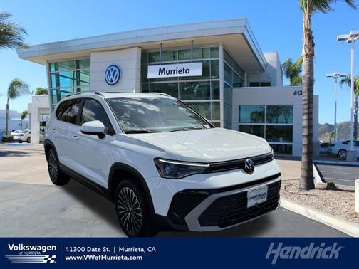 Pure White 2025 Volkswagen Taos 1.5T SE