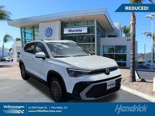 Pure White 2025 Volkswagen Taos 1.5T SE