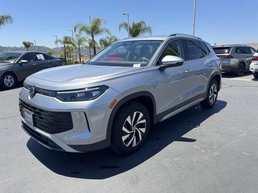 Pyrite Silver Metallic 2025 Volkswagen Tiguan 2.0T S