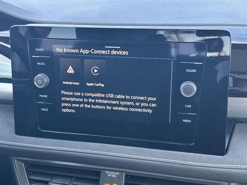 Deep Black Pearl Effect 2026 Volkswagen Taos 1.5T SE Black