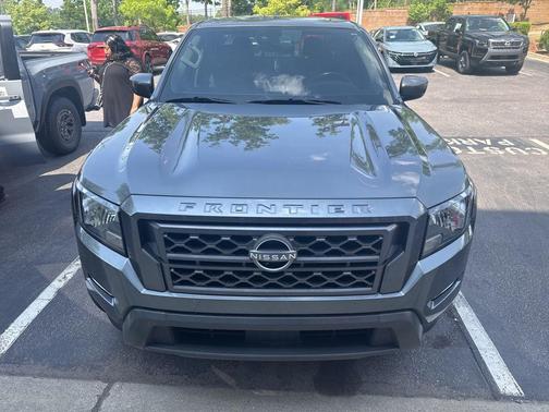 Gun Metallic 2024 Nissan Frontier SV