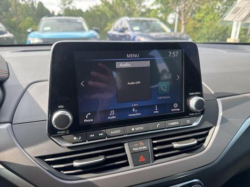 2025 Nissan Altima SR FWD