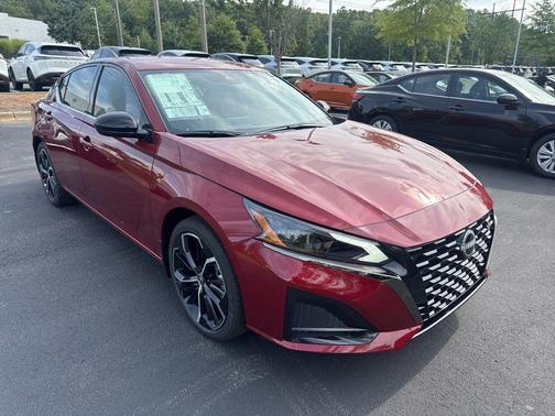 2025 Nissan Altima SR FWD