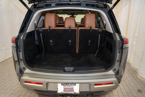 2022 Nissan Pathfinder Platinum 4WD