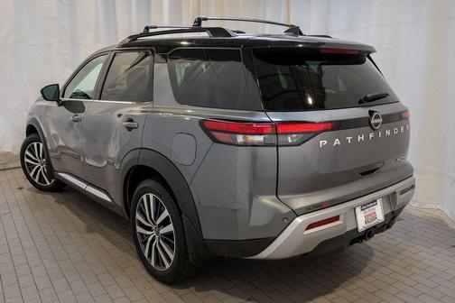 2022 Nissan Pathfinder Platinum 4WD