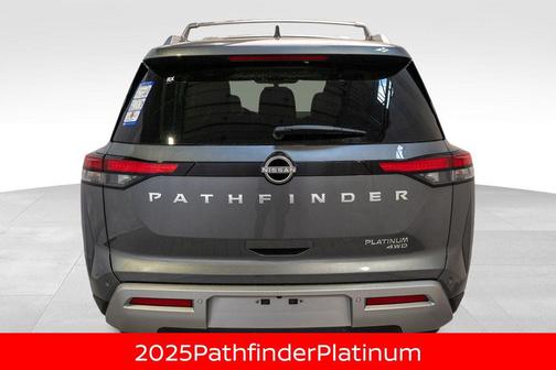 2025 Nissan Pathfinder Platinum 4WD