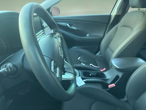 2018 Hyundai Elantra GT Base