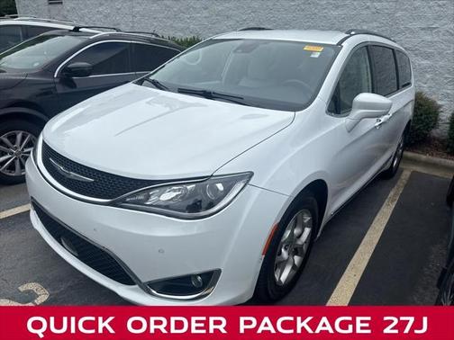2020 Chrysler Pacifica Touring-L Plus