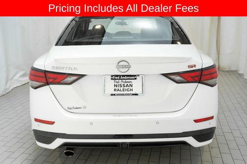Aspen White Tricoat/Super Black 2025 Nissan Sentra SR