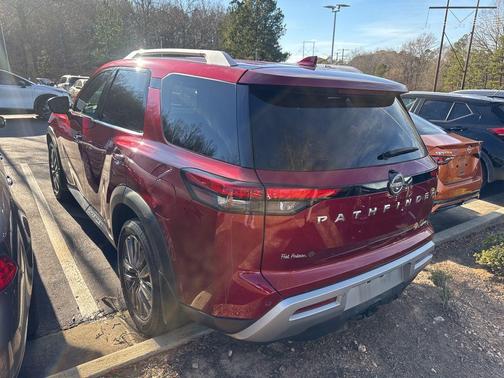 2024 Nissan Pathfinder SL 4WD