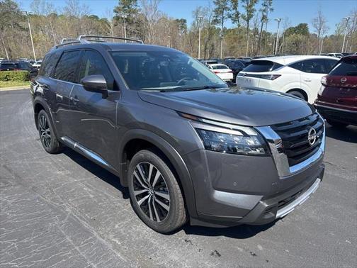 2025 Nissan Pathfinder Platinum 4WD