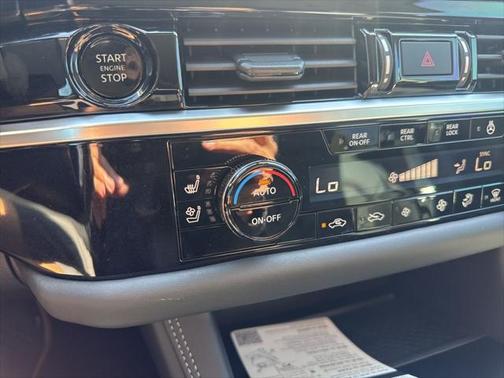 2025 Nissan Pathfinder Platinum 4WD