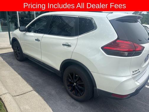 Pearl White 2017 Nissan Rogue SV