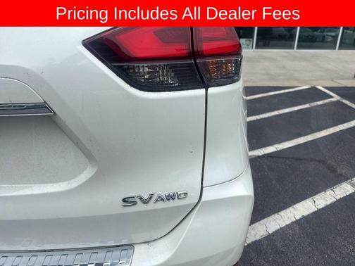 Pearl White 2017 Nissan Rogue SV