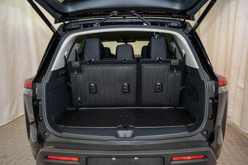 2025 Nissan Pathfinder SV FWD