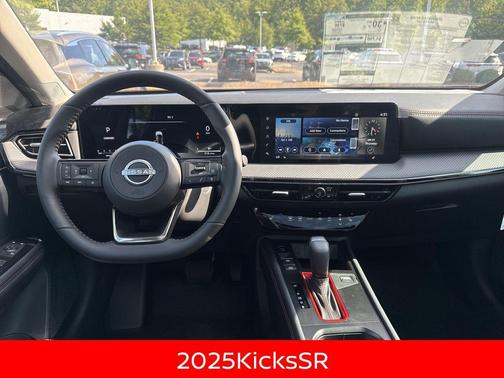 2025 Nissan Kicks SR