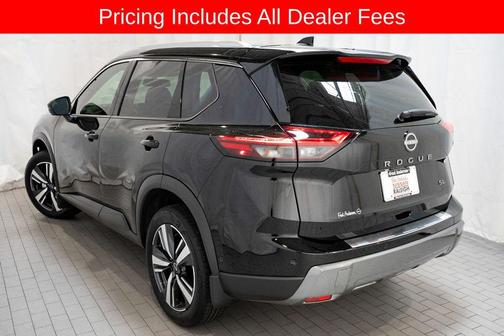Super Black 2025 Nissan Rogue SL