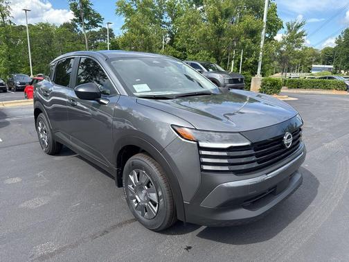 2025 Nissan Kicks S