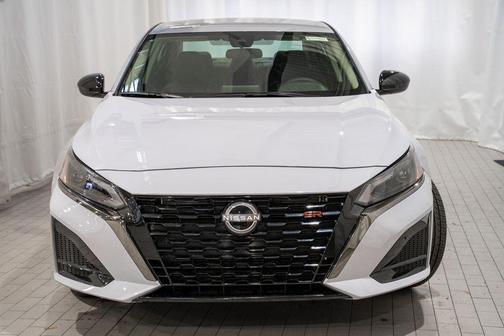2025 Nissan Altima SR FWD