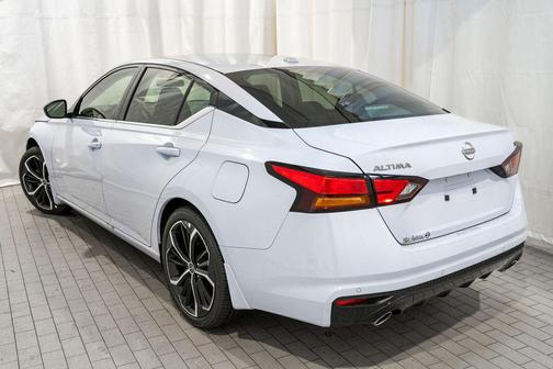2025 Nissan Altima SR FWD