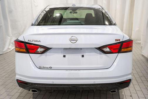 2025 Nissan Altima SR FWD