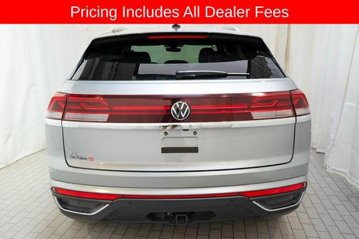 Silver Mist Metallic 2024 Volkswagen Atlas Cross Sport 2.0T SE w/Technology