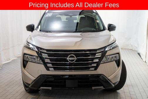 Champagne Silver Metallic/Super Black 2026 Nissan Rogue Platinum