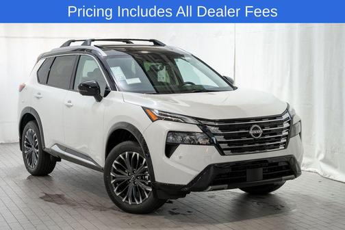 Everest White Pearl/Super Black 2026 Nissan Rogue Platinum