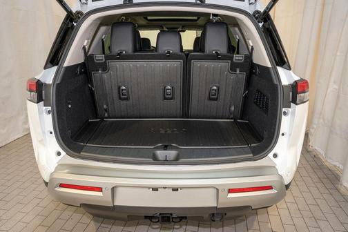 2025 Nissan Pathfinder Platinum 4WD