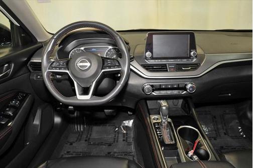 2023 Nissan Altima SR FWD
