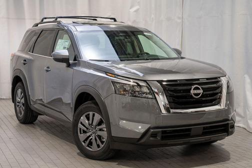 2025 Nissan Pathfinder SV FWD