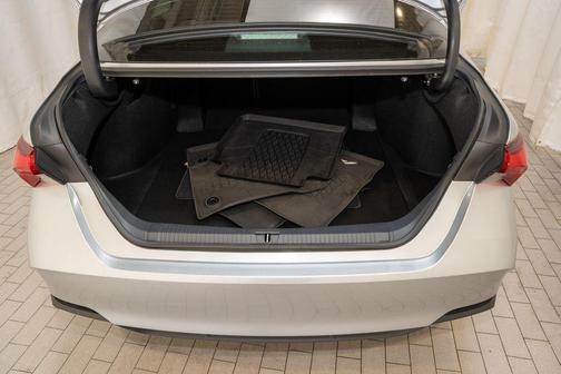 2021 Toyota Avalon Hybrid XSE