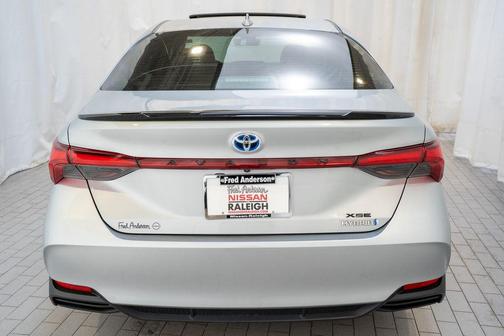 2021 Toyota Avalon Hybrid XSE