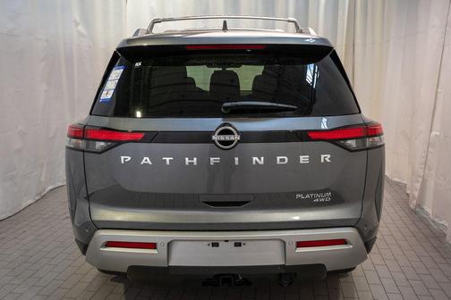 2025 Nissan Pathfinder Platinum 4WD
