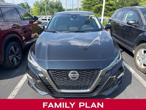 2022 Nissan Altima SR FWD