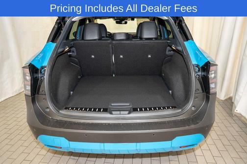 Arctic Ice Blue Metallic/Super Black 2026 Nissan Kicks SR