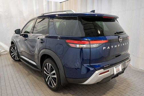 2025 Nissan Pathfinder Platinum 4WD