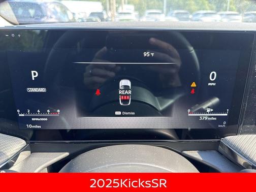 2025 Nissan Kicks SR