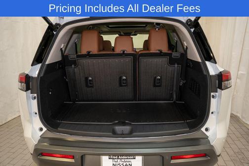 Everest White Pearl Tricoat 2026 Nissan Pathfinder Platinum