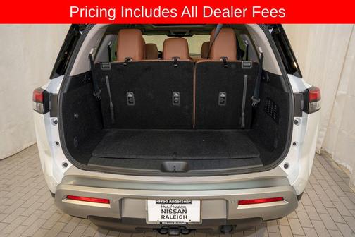 Everest White Pearl Tricoat 2025 Nissan Pathfinder Platinum FWD