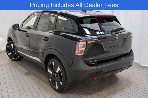Super Black 2026 Nissan Kicks SR