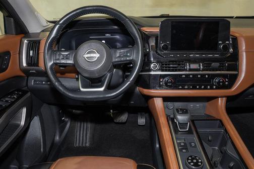 2023 Nissan Pathfinder Platinum 4WD