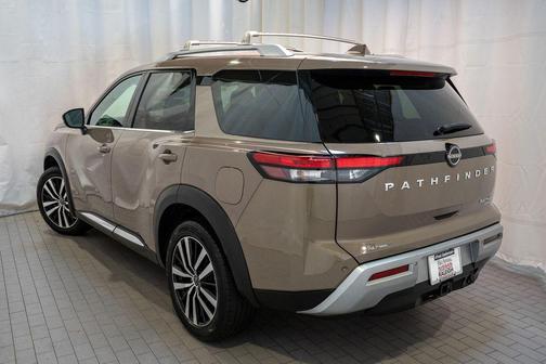 2023 Nissan Pathfinder Platinum 4WD