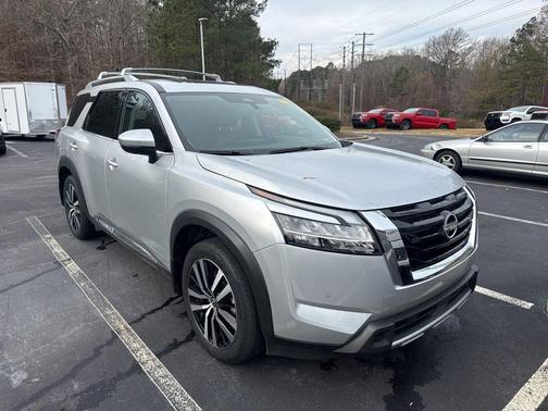 2024 Nissan Pathfinder Platinum FWD