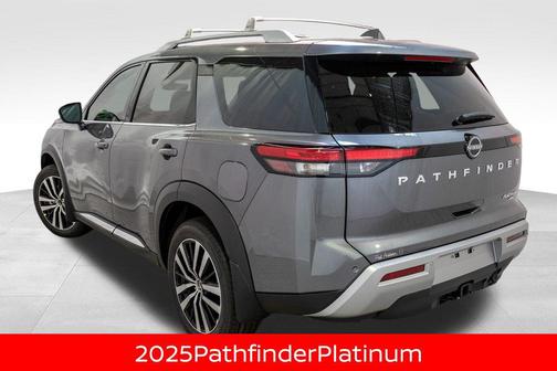 2025 Nissan Pathfinder Platinum 4WD