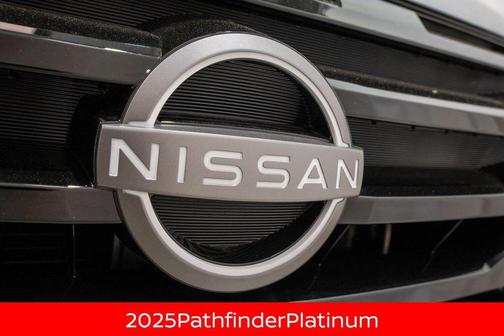 2025 Nissan Pathfinder Platinum 4WD