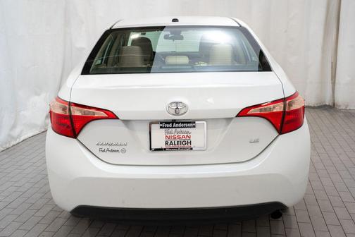 Blizzard Pearl 2017 Toyota Corolla LE