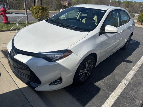 Blizzard Pearl 2017 Toyota Corolla LE