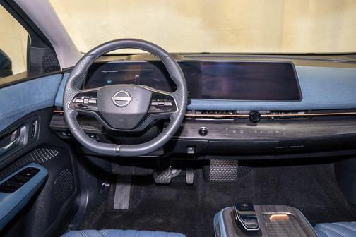 2025 Nissan ARIYA PLATINUM+